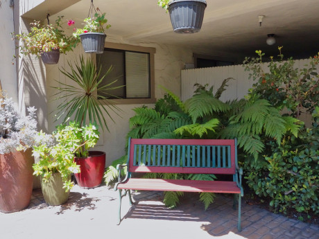 Mission Inn & Suites Gallery Images - Seating Area